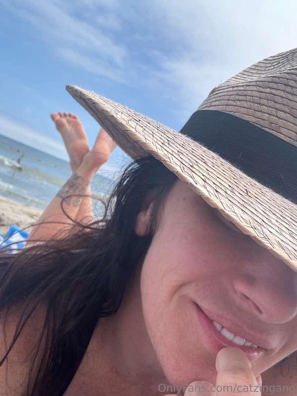 I love the beach! 🏝️