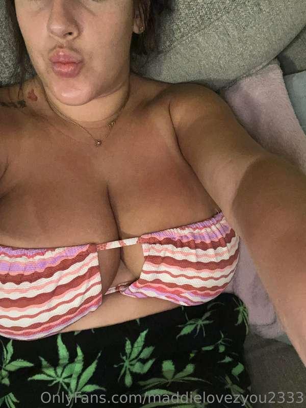 Are you in the mood right now? I know I am 🥵
Anyone who want..