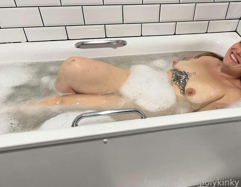bipolykinky image #0