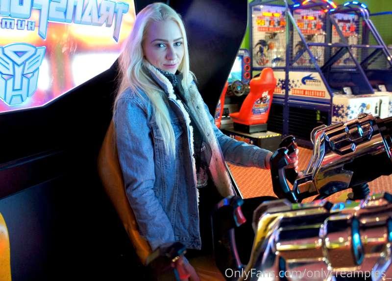 I love to play games