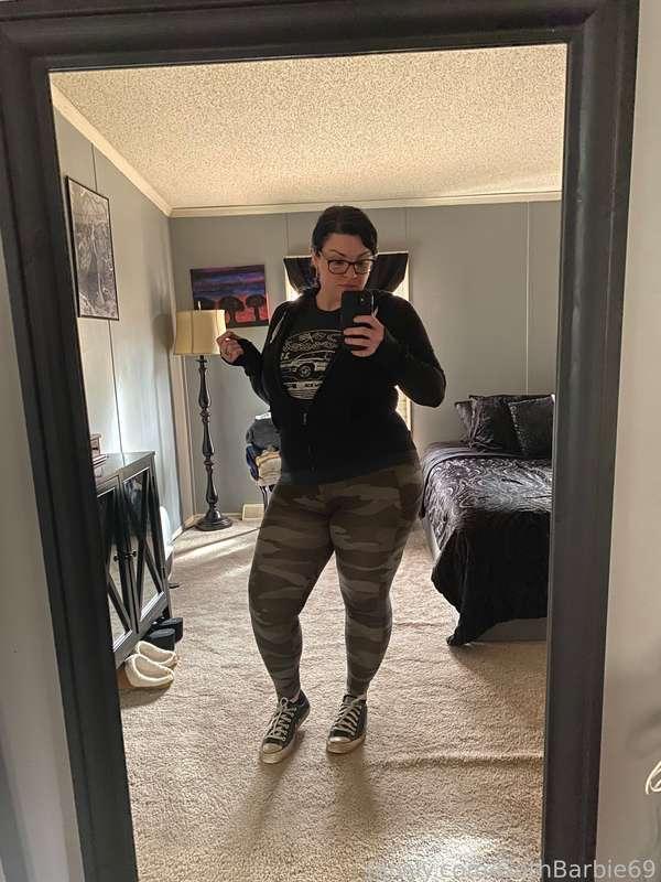 Mommy needs help guys! #mommy #milf #goth #thick #chubby #curves #curvy #bbw #pawg #horny #housewife #slut #wet #playtime #customs #sexting #gfe #girlfriend #girlfriendexperience #bigtits #bigboobs #bigass #fatass #ass #boobs #tits #sexy #tease 