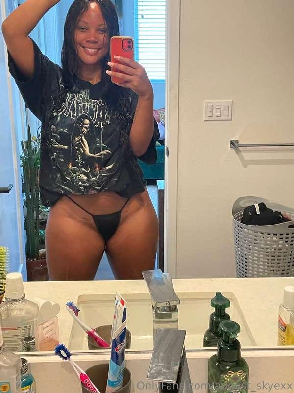 Mirror says I’m trouble… you ready for it? 🤭