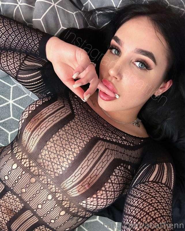 Miss me? I miss u too 😛💦💦 swipe to see me 🍌