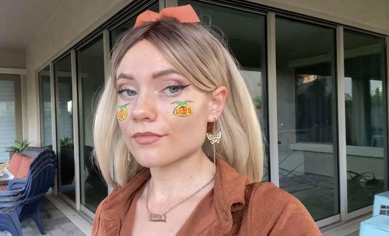 Todays make up 🤣👏🏼🎃  I tried to make the shit on my cheeks l..