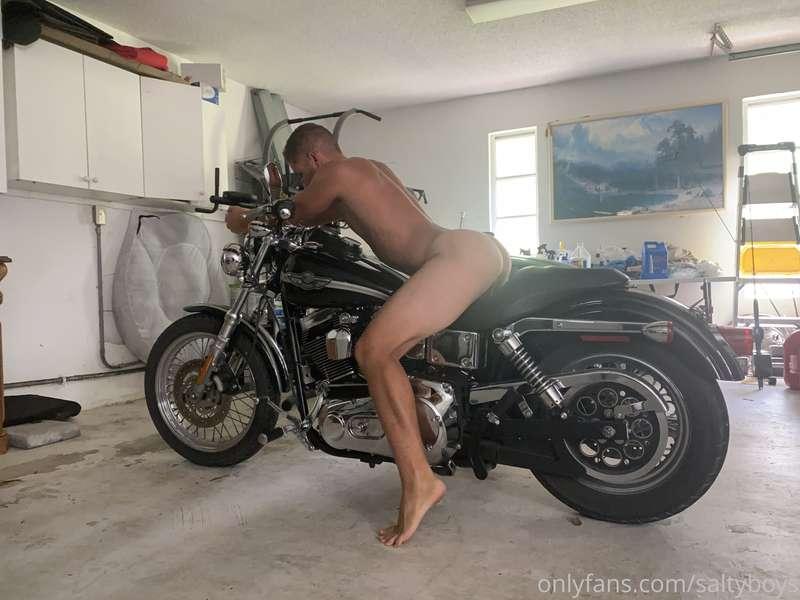 Happy Hump Day yall…. I been fantasizing bout taking my bike..