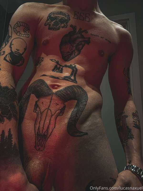 😈