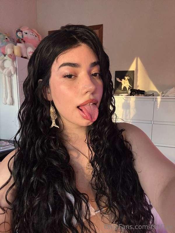Kiss or lick?💋