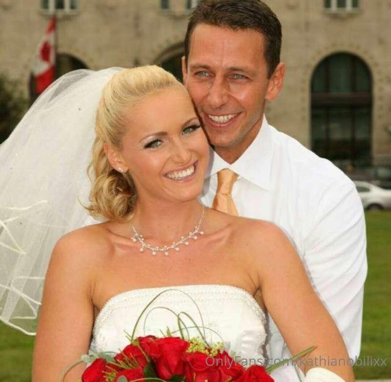 Today is our 12 years WEDDING ANNIVERSARY 👩🏼‍❤️‍💋‍👨🏻👩🏼‍❤️‍💋‍..