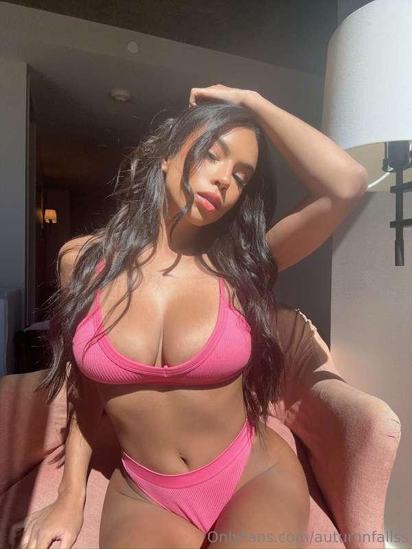 do you like my lamp? 🛋️🩷👉https://onlyfans.com/autumnfalls/c8..