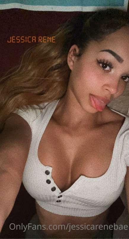 Like this if you missed me 😘