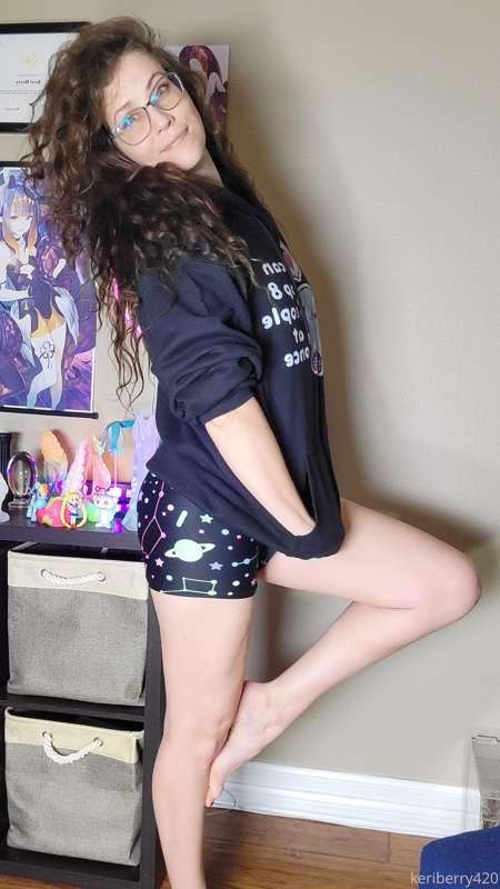 Legal alien 👽👾 cute outfit + noods