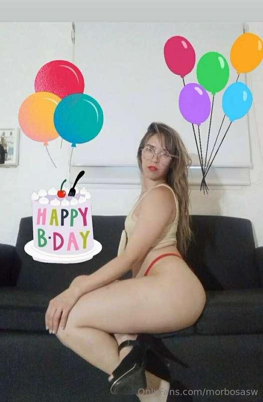 Today is my birthday 🎊🎊🎈💝🎁
I am very happy to share it with ..