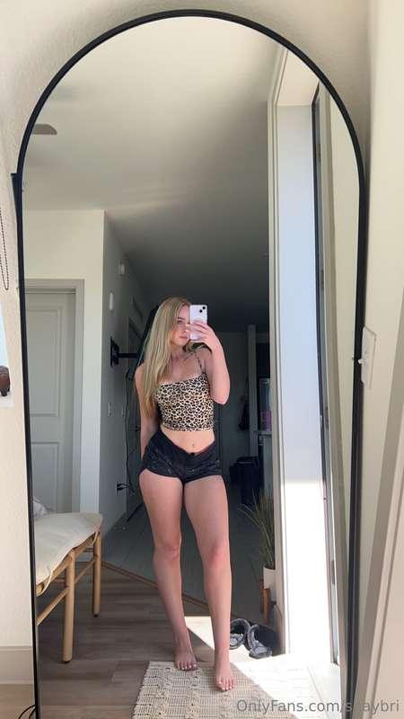 LIVE TONIGHT AT 8PM PST!!! I can't wait to see everyone ther..