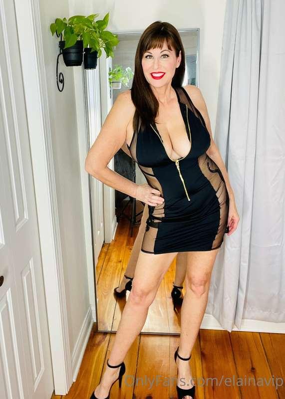 Do you like the zipper feature? Swipe once  🤤