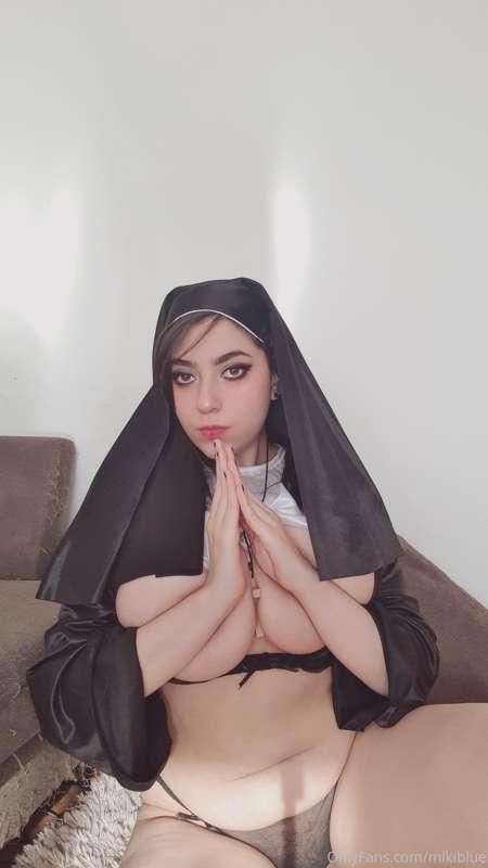 some nun pics that I didn't post at the time :)

helpful tag..