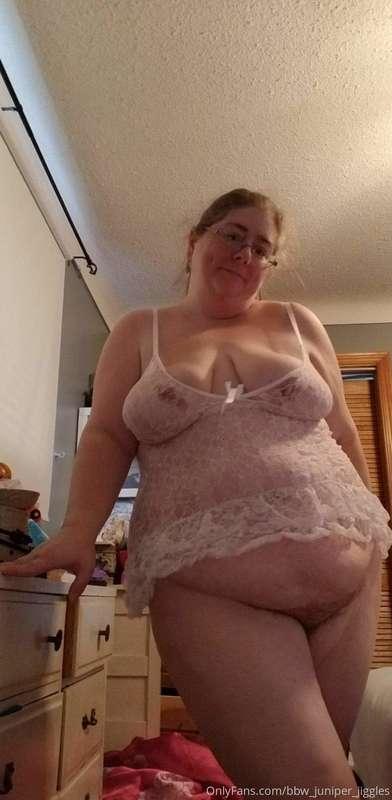 Random pictures of me 🥰 I thought you'd like some of these! ..