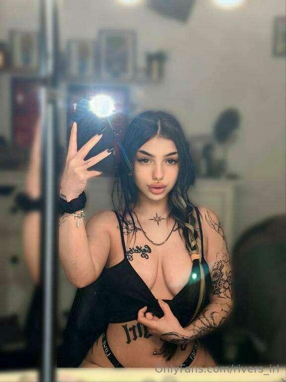 FREEFREEFREE

Fresh  cutie @sweet_natalie18 wants to show  h..
