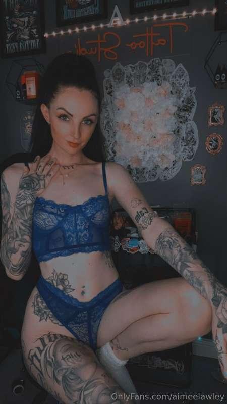 Allow me to satisfy your cravings 😘😈🖤🖤