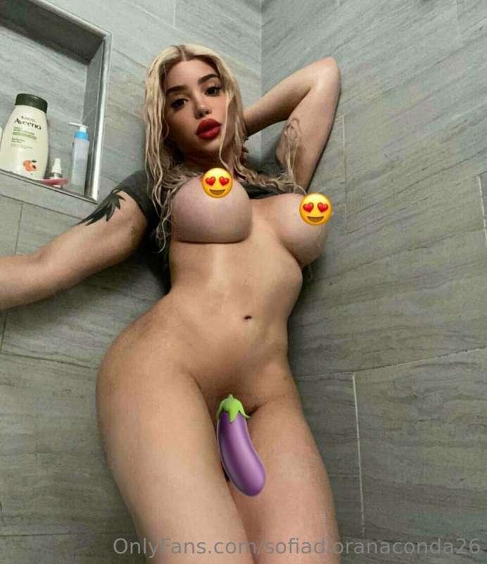 My thick babe @theonlyanaconda has a fat ass and a big hard ..