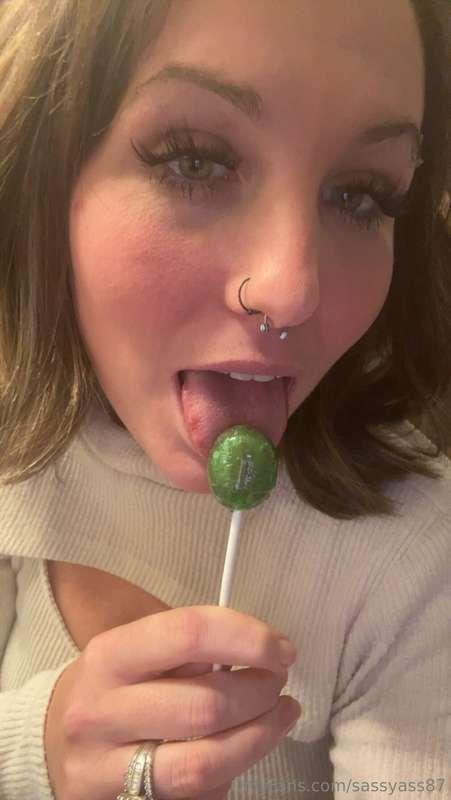 I love licking suckers