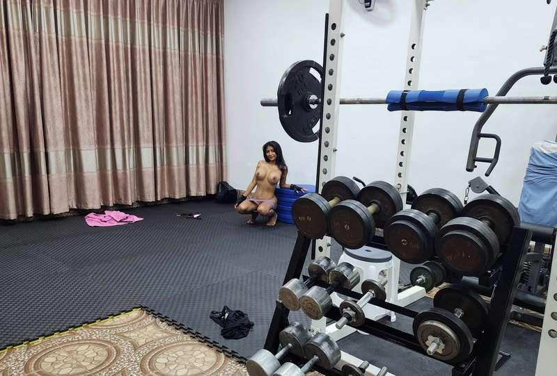 Love being naked in my own gym! 😜💗