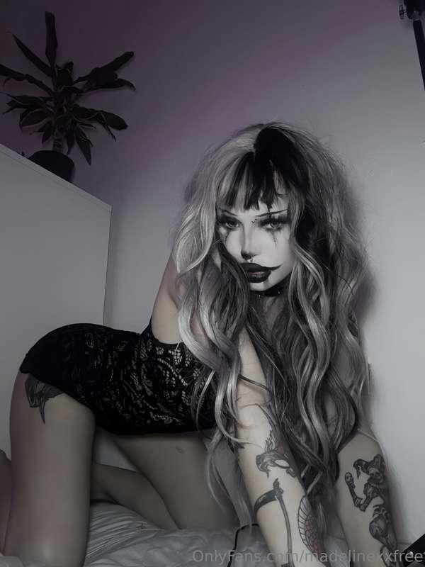 🤡Needy Clown fucks herself 💦