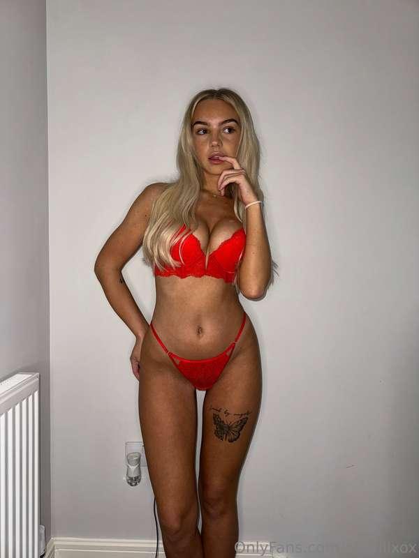 Do I look good in red? 🤔 🥵