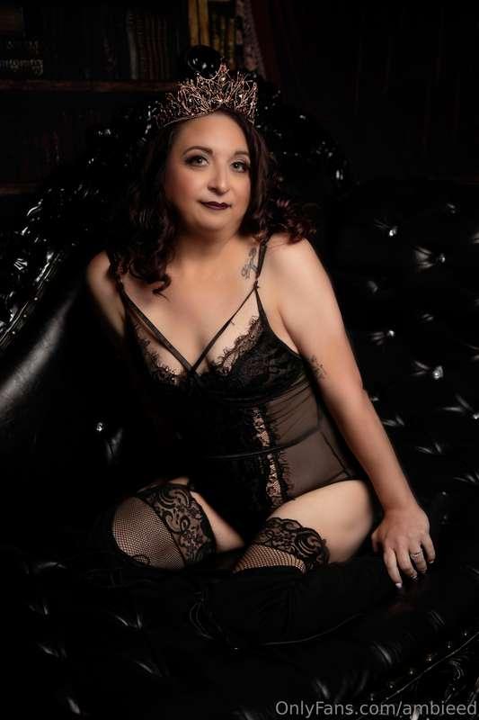 Pretty in lace. Wicked in intention.🖤