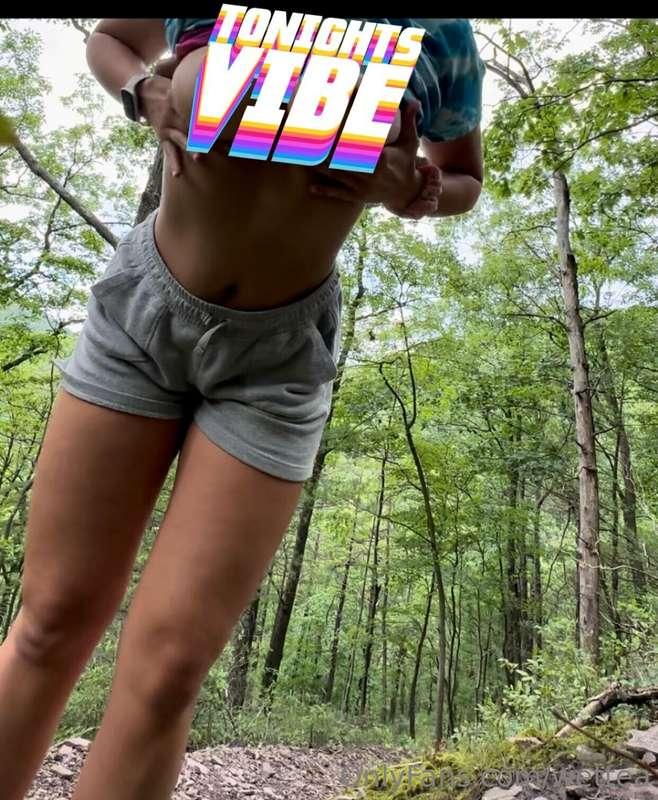 PUBLIC FUN  take her hiking on the first date 🙊 just hoping ..