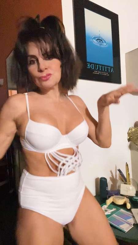 Feminine Fitness & Fashion 6' Crazy Fun Dancing in White Monokini