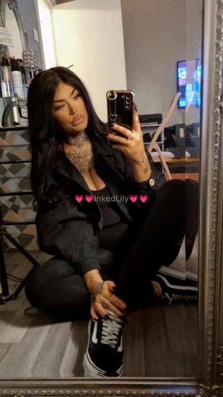 Get lost in my seductive eyes