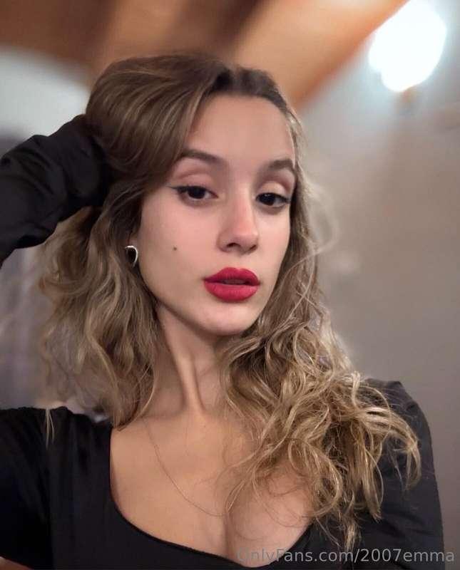 trying not to blush while posting this… do i look okay? 🫣💋