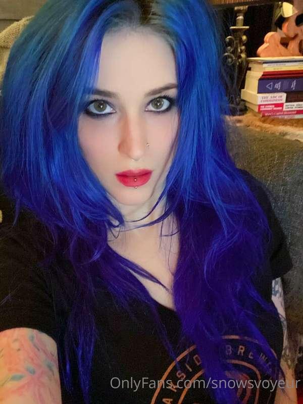 Currently streaming on my main page the New Year. Come by an..