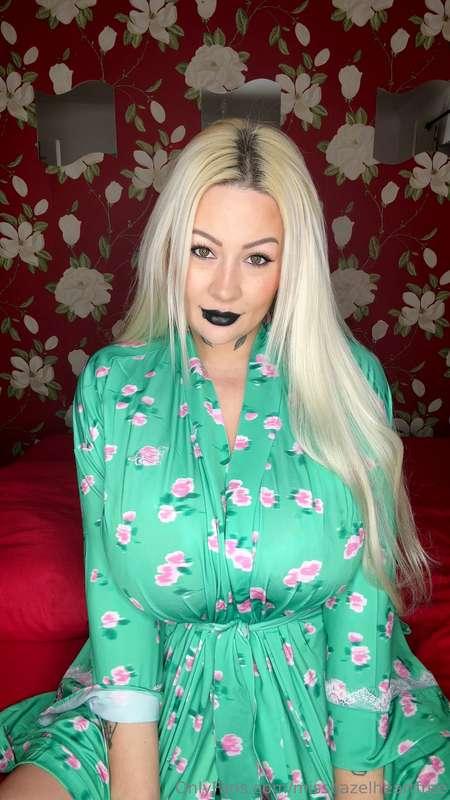 🦊ᴄᴏᴍᴇ ʙᴇ ꜱᴍᴏᴛʜᴇʀᴇᴅ ʙʏ @MissHazelHeart ʜᴜɢᴇ ɴᴀᴛᴜʀᴀʟ ᴛɪᴛꜱ🦊Domi..