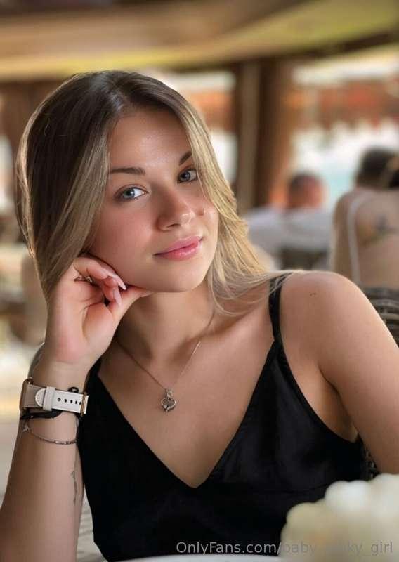 🔥 𝐅𝐑𝐄𝐄𝐄 𝐒𝐔𝐁𝐒𝐂𝐑𝐈𝐏𝐓𝐈𝐎𝐍 🔥 @helen.rey 🔥@helen.rey loves cocks of..