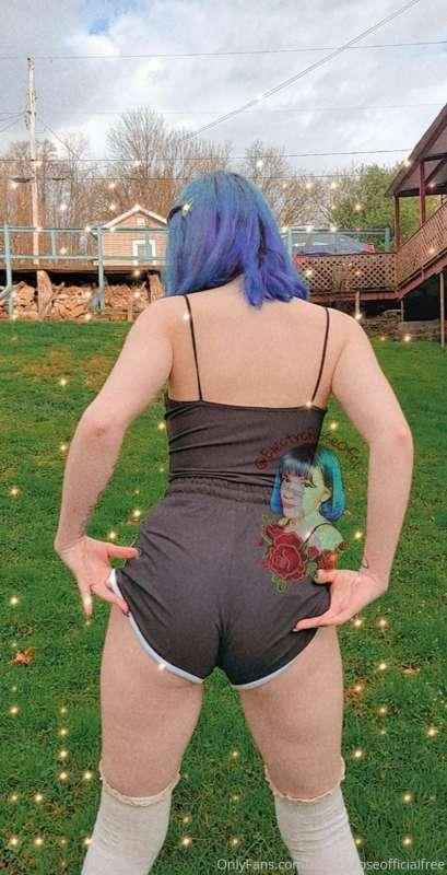 Don't you want this ass to smother you?