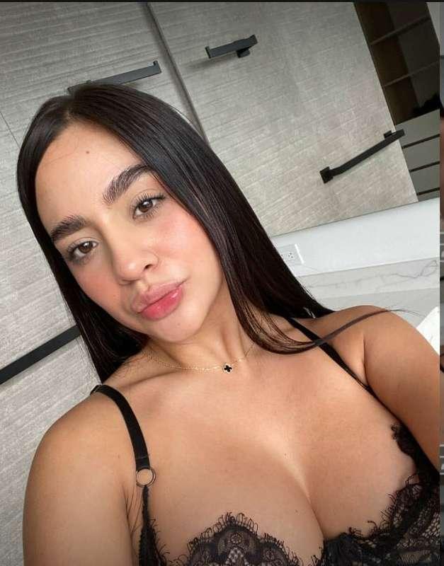 holylovesmolly image #1