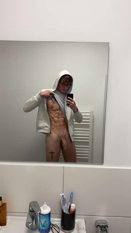 Text me and make me hard if you want to see him better