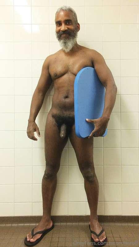 Swimming Sunday!  #beard #musculardaddy #gay #feet #gaycruis..