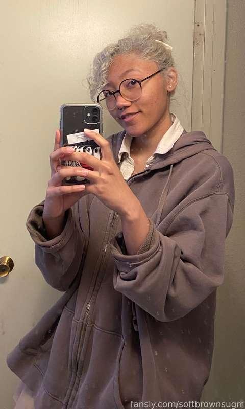 Just some cute mirror selfies 