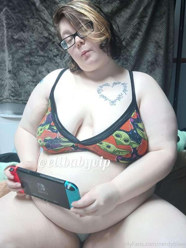 Im busy playing video games! Tip if you want my attention!
