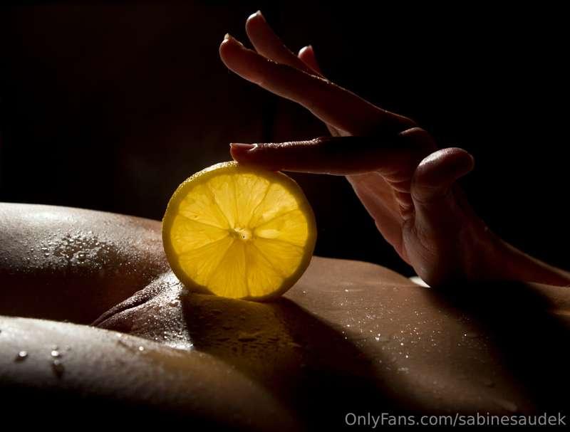 Hello everyone! A different photo where I play with transpar..