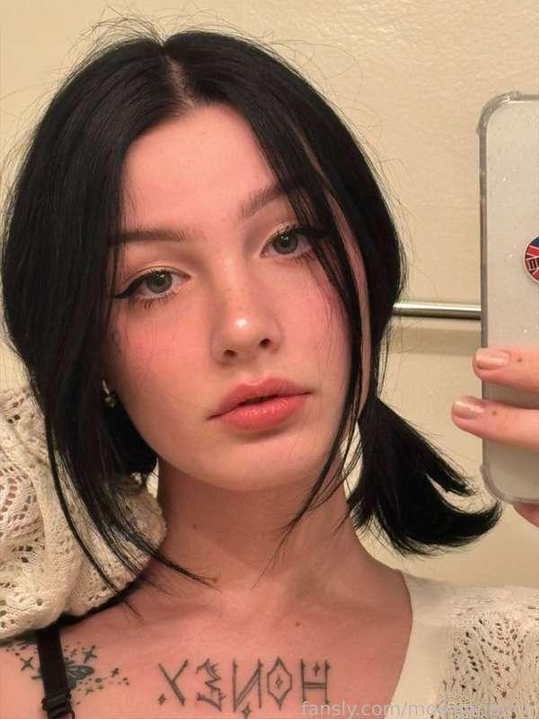 molliganbitch image #0