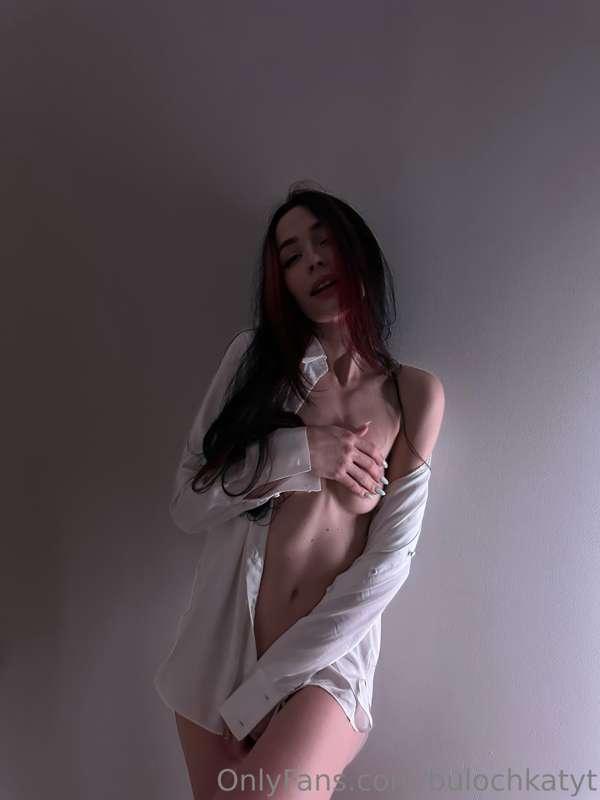 imagine me in your shirt, walking around your apartment ❤️