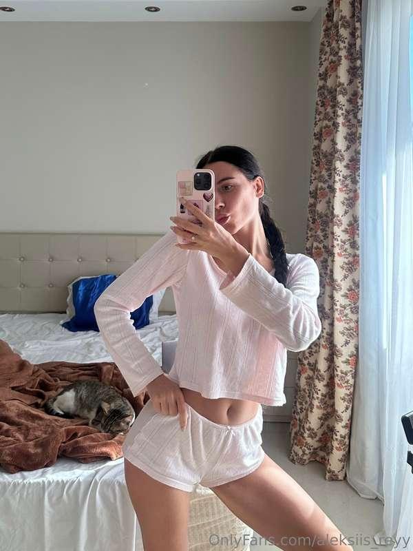 come and take this off 😈🥰💘
