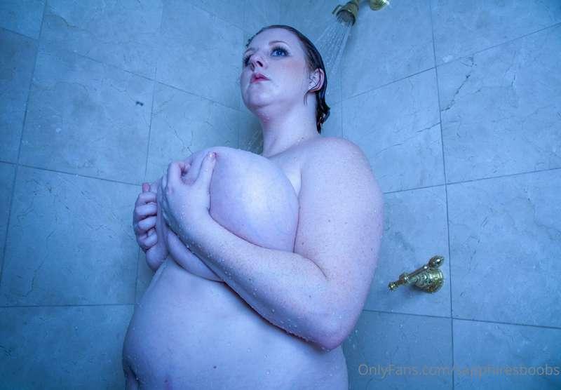 You know that sexy thing where a girl goes underwater in the..