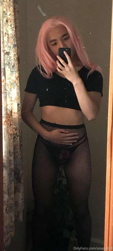 Hi guys welcome to my onlyfans heehee I'll be posting stuff ..