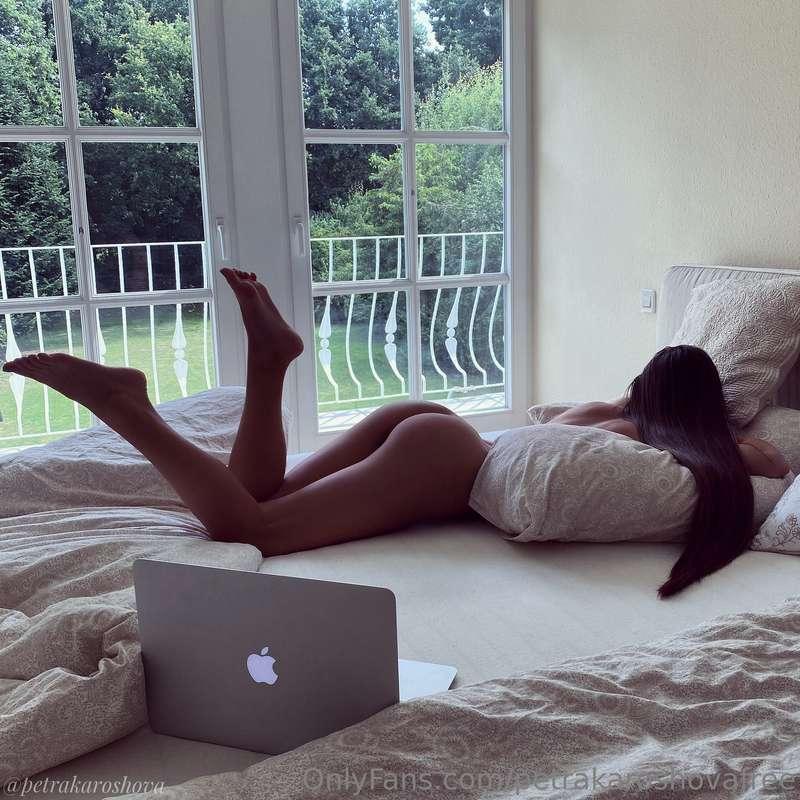 POV me rn :) Waiting for you to make me smile in the dmssss ..