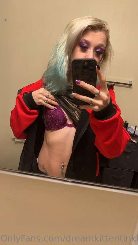 Who wants more 🍯🍃 content on here?!🤭🍯