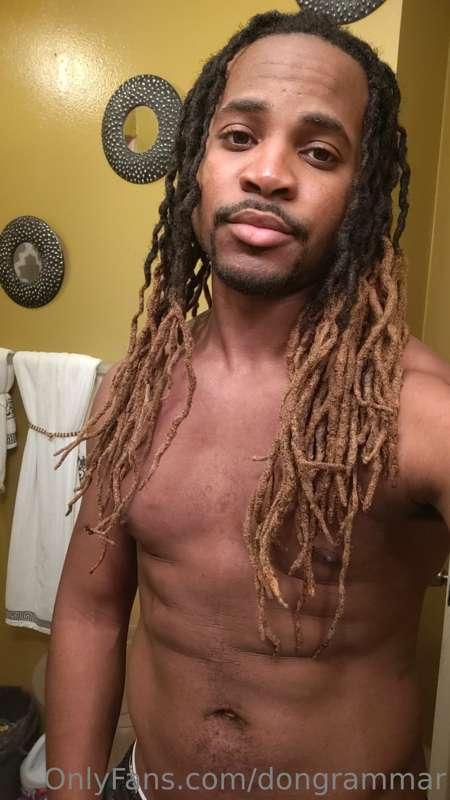 3 pc Selfie 📸 
1 Surprise inside 🎁🍫

To see X-Rated Content
..